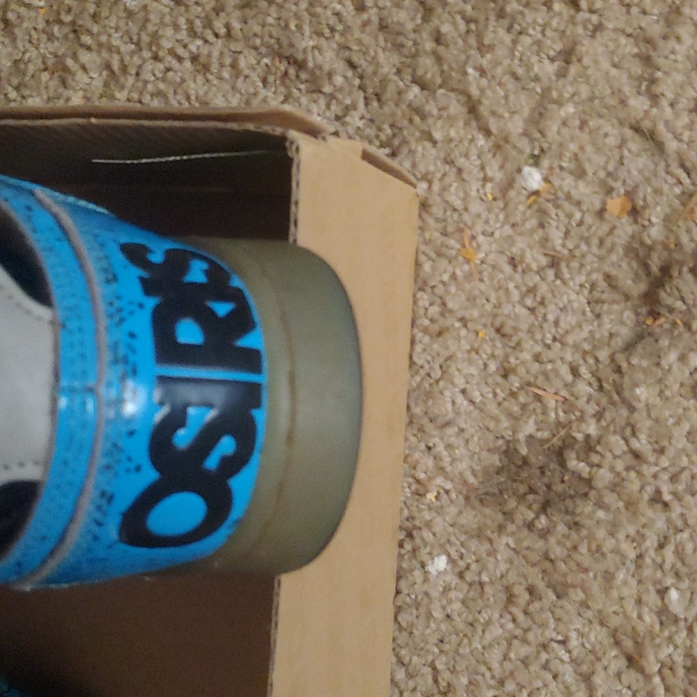 Shoes - Picture 2 of 4